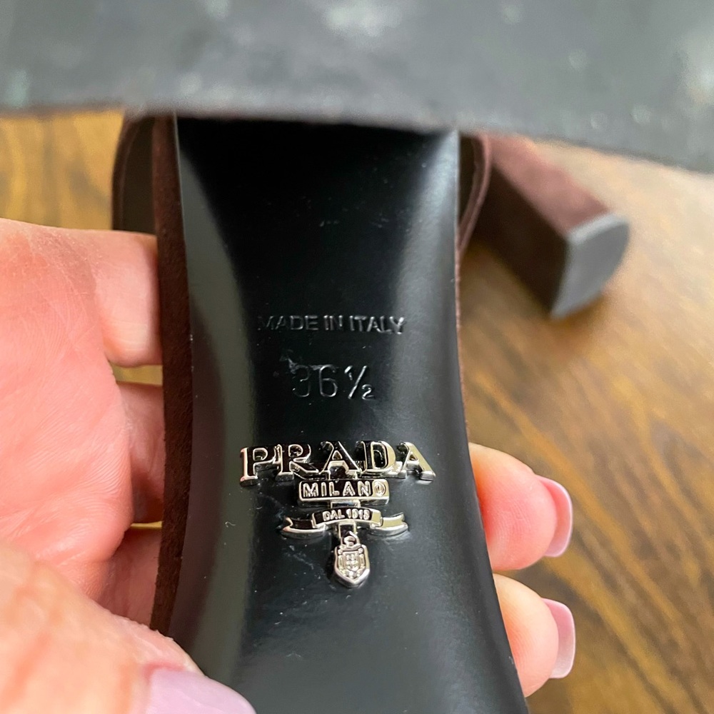 PRADA | Pump Suede Mary Jane Brown - Picture 4 of 7